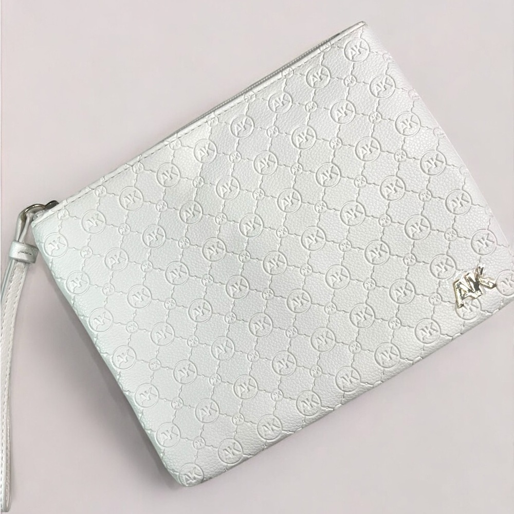 NWOT White Anne Klein Wristlet Bag